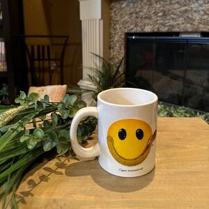 CIGARS INTERNATIONAL 3D Emoji Happy Face Large Coffee Mug CIGAR Cup White